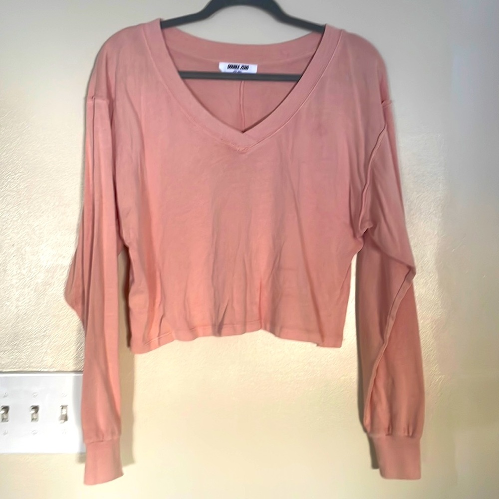 V neck light pink loose cropped double zero top